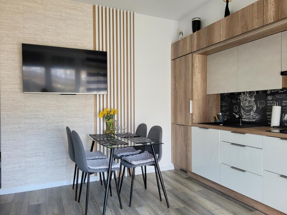 Apartament Nina เยเลเนียกูรา ภายนอก รูปภาพ