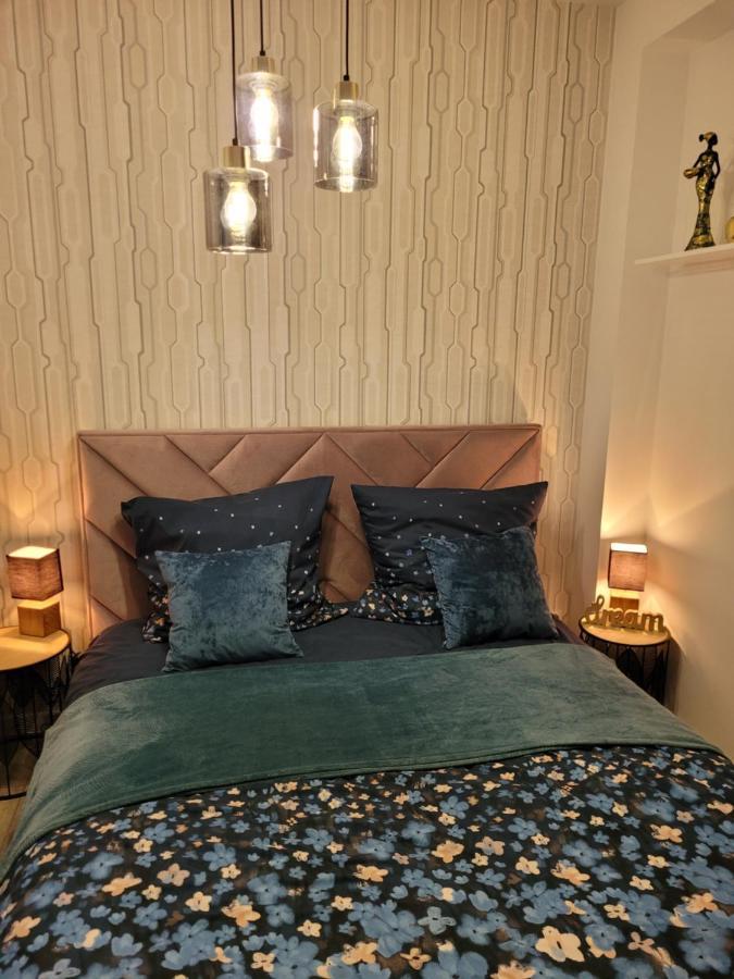 Apartament Nina เยเลเนียกูรา ภายนอก รูปภาพ
